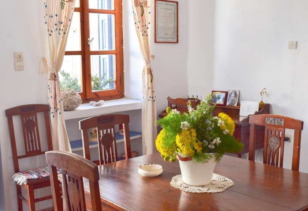 Το Πάνω Σπίτι Της Μαριάνθης Villa Márpissa Dış mekan fotoğraf